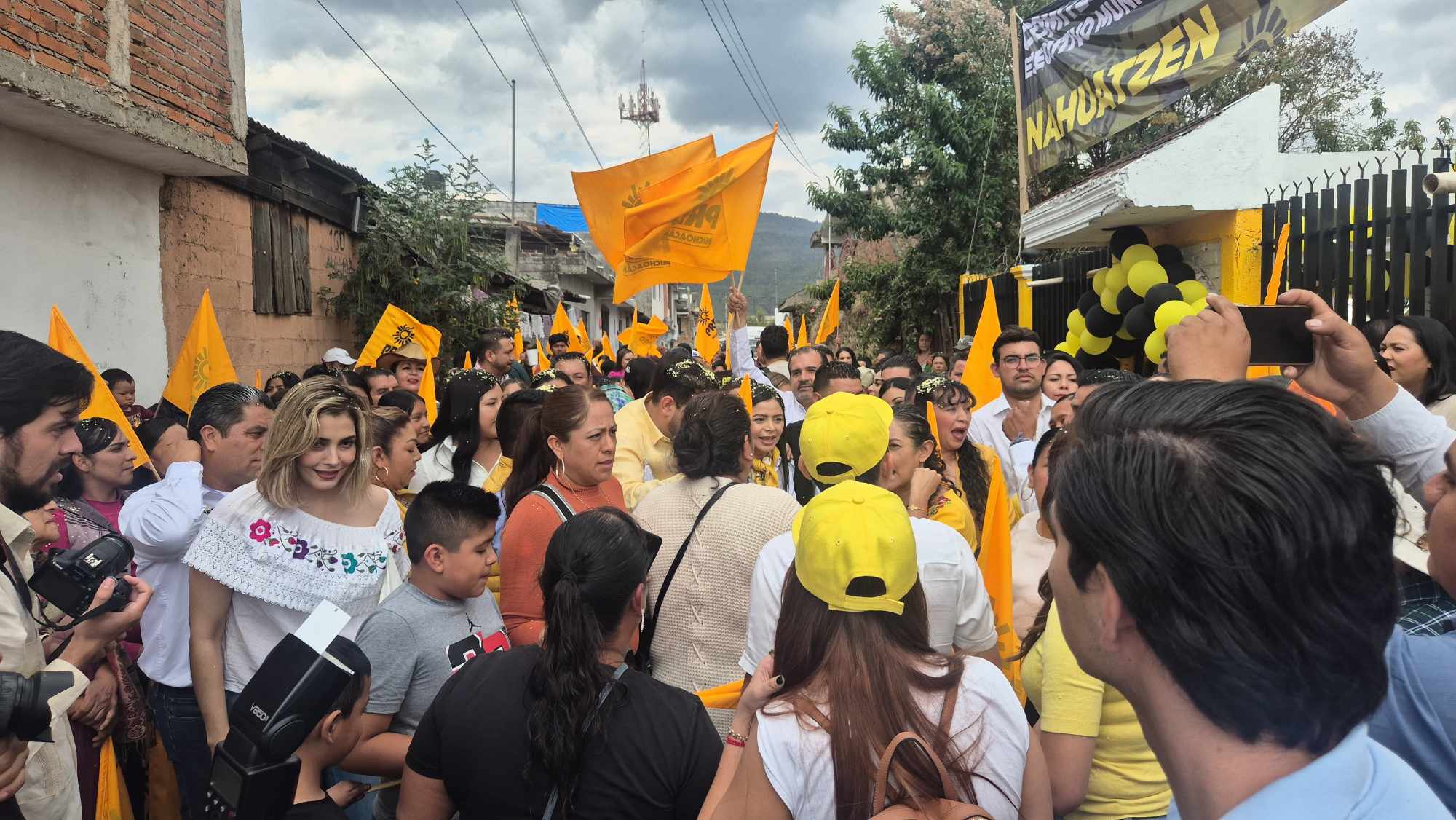 NAHUATZEN Marco Aurelio reafirma la fuerza del PRD en Nahuatzen y en Michoacán durante el 36 aniversario del partido (2).jpg